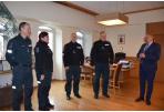 Profesinės šventės proga pasveikinti policijos pareigūnai