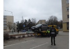 Daugiabučių kiemuose ir gatvėse nevažiuojantiems automobiliams ne vieta