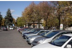 Automobilių stovėjimo automatai mieste - pavasarį