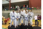 Jaunieji dziudo sportininkai džiaugiasi pasiekimais
