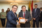 Šimtmetis su gėle: dovana Panevėžiui – tulpių svogūnėliai