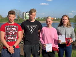Iš kairės: H. Kairys, R. Sakalauskas, L. Samulionytė, K. Glemžaitė Iš kairės: H. Kairys, R. Sakalauskas, L. Samulionytė, K. Glemžaitė